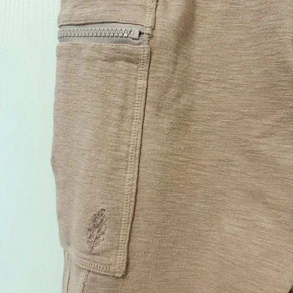 FREE PEOPLE MOVEMENT Ziggy Leggings in Cameo Dust size XS - Picture 5 of 10